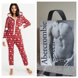 ABERCROMBIE & FITCH One-piece llama pj's w/ bag